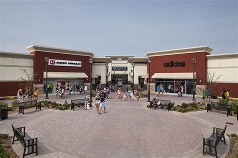 simon outlet mall eagan mn